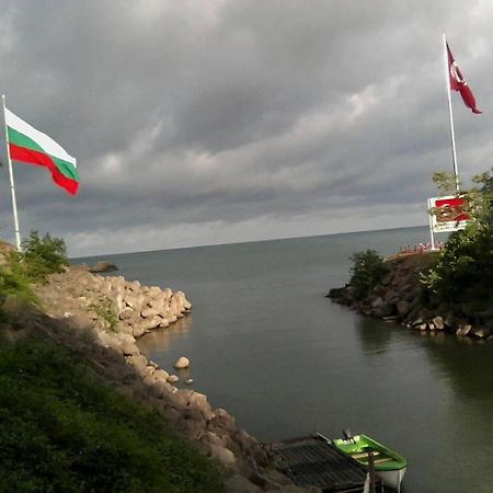 Вила За Гости Бранко И Приятели เรโซโว ภายนอก รูปภาพ