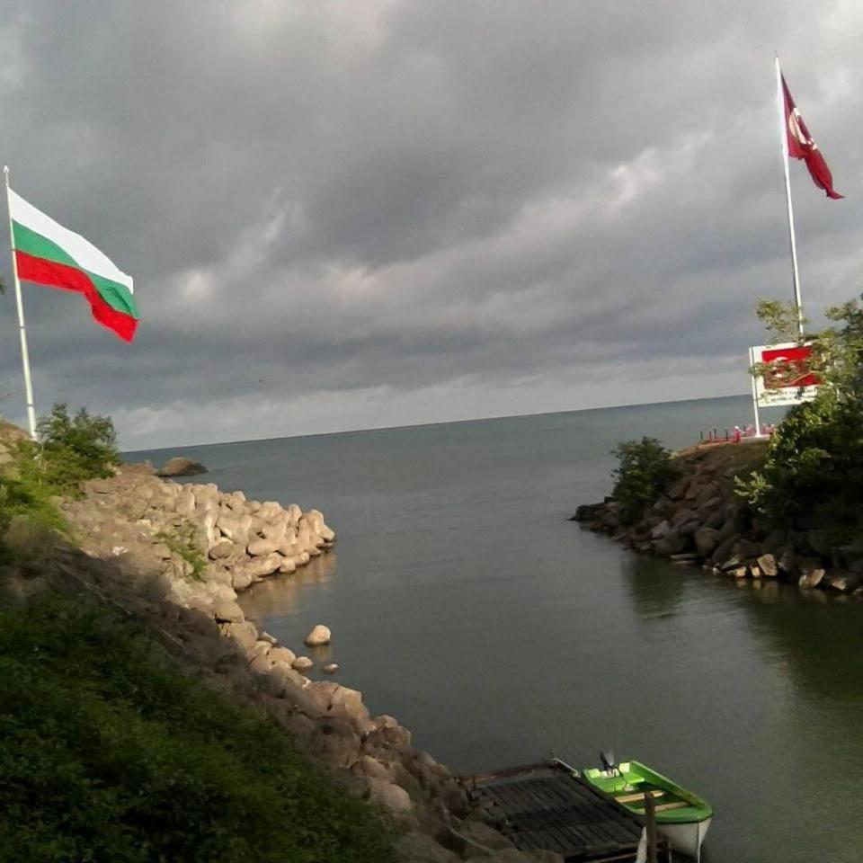 Вила За Гости Бранко И Приятели เรโซโว ภายนอก รูปภาพ